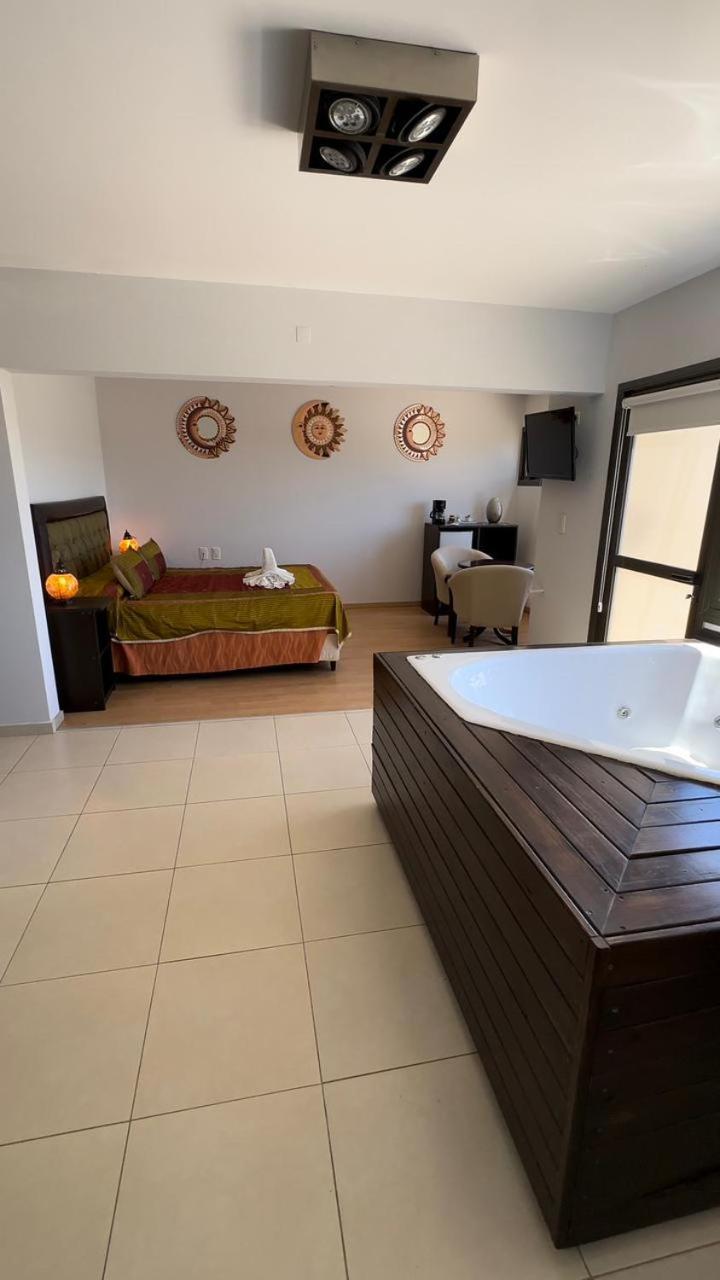 Complejo Riro Namaste Hotel San Antonio de Arredondo Ngoại thất bức ảnh